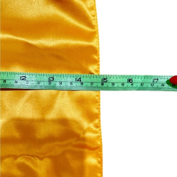 Kriska handmade Leaf Pattern Scarf rectangular cutout 67 inches - Picture 6 of 7